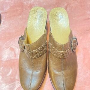 Nurture by Lamaze Tan Leather Mules